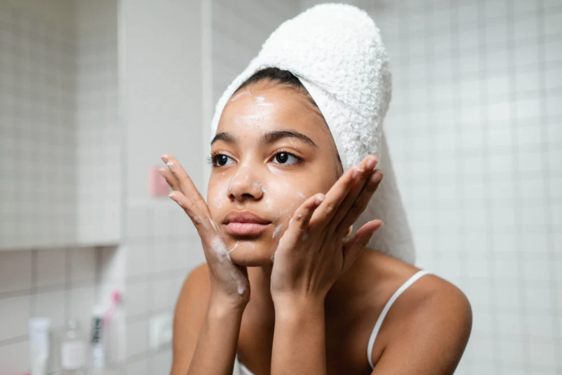 Hydrating Gentle Cleanser: The Best Cleanser for Dry, Sensitive & Aging Skin