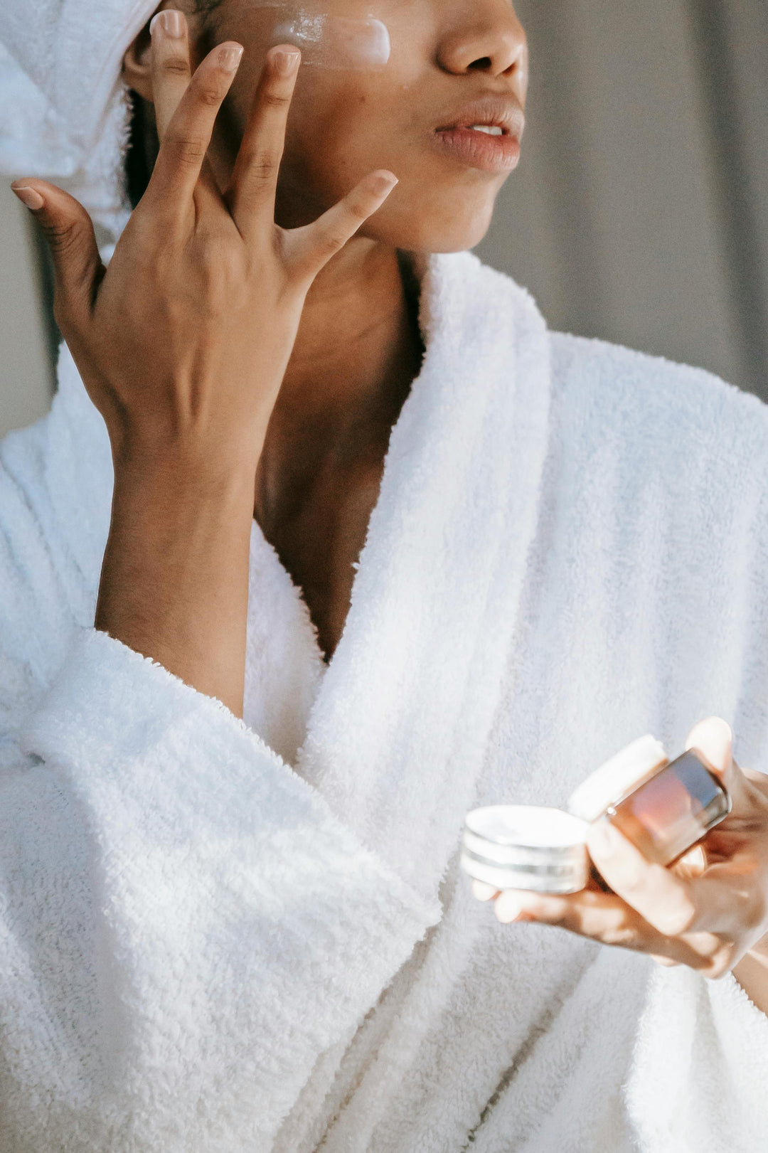 Radiant Results: The Power of Skin Brightening Pads & How to Use Them